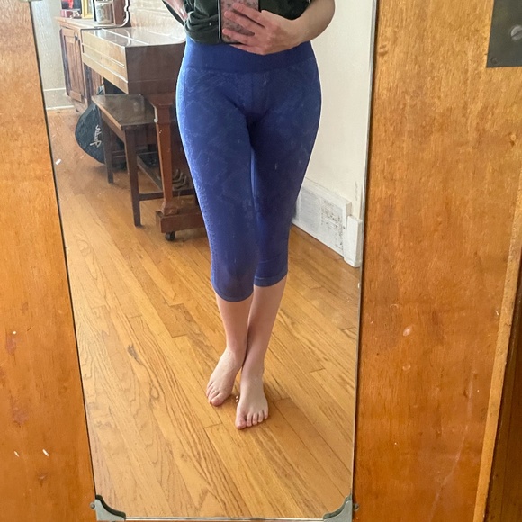 Lululemon Cropped Leggings - Picture 3 of 3